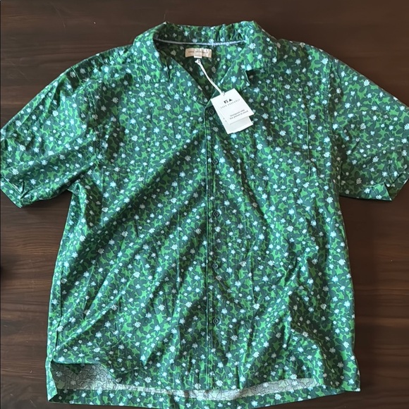 NWT Free Assembly Shirt XL - Picture 1 of 3